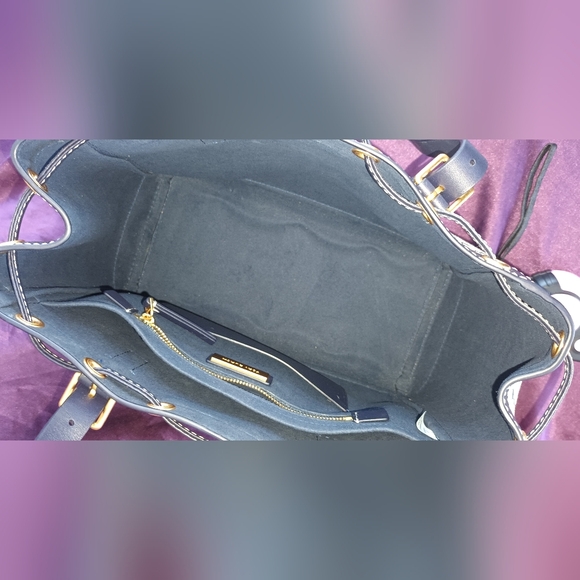 Tory Burch Navy and Cream Patterned Tote - Picture 8 of 16